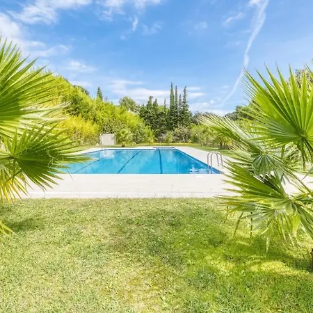 Sleeps 22 With Pool And Wifi Vila