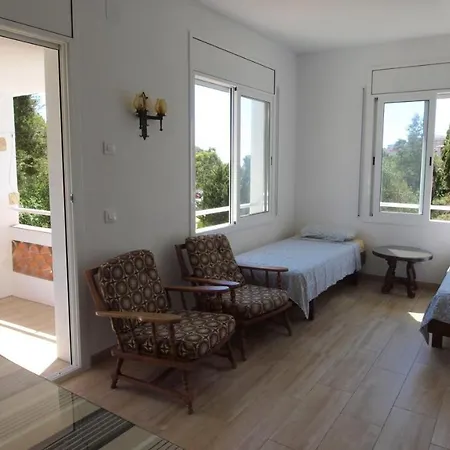 Sleeps 22 With Pool And Wifi Vila