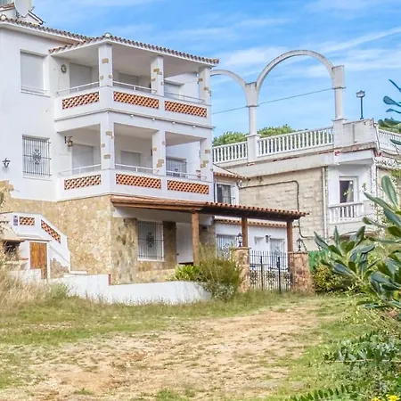 Sleeps 22 With Pool And Wifi