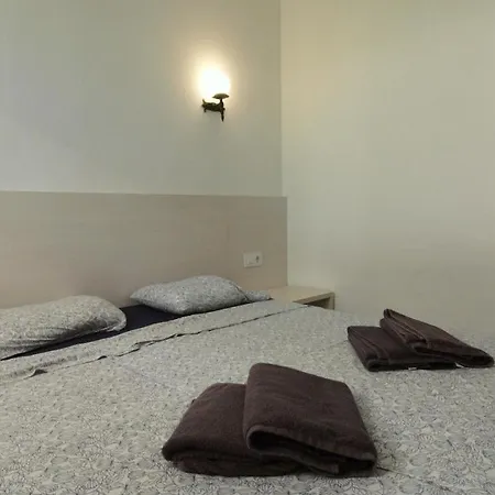 Sleeps 22 With Pool And Wifi 빌라 료렛 드 마르